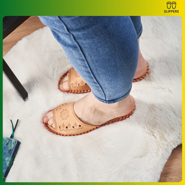 Skórzane klapki damskie kotki Slippers