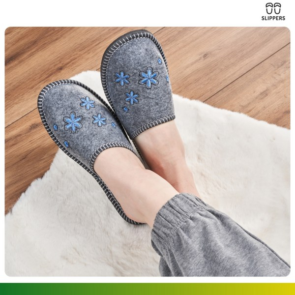 Klapki damskie Slippers pantofle domowe